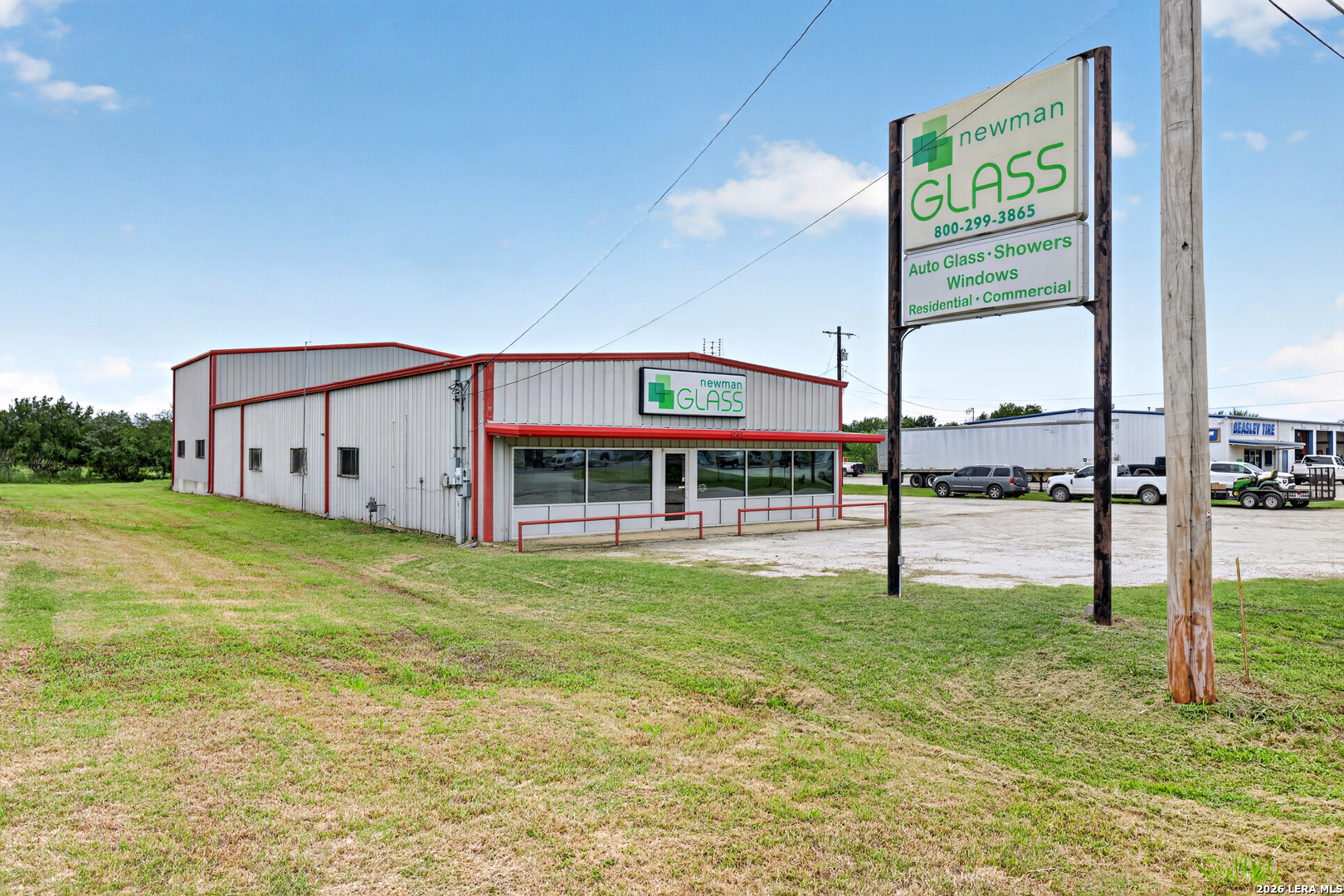 1237 W Oaklawn Pleasanton TX 78064