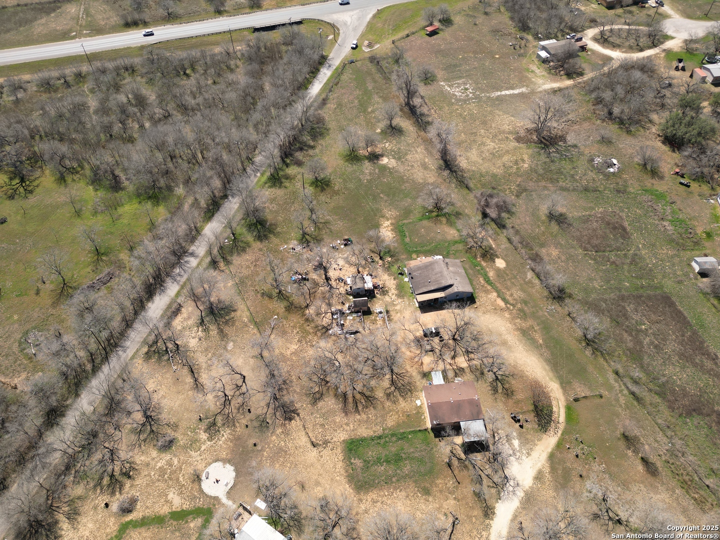 17423 Fx Ball Elmendorf TX 78112