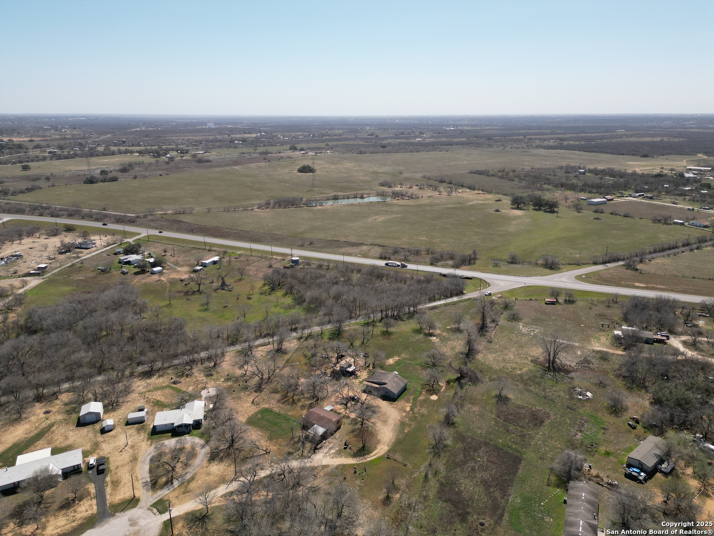 17423 Fx Ball Elmendorf TX 78112