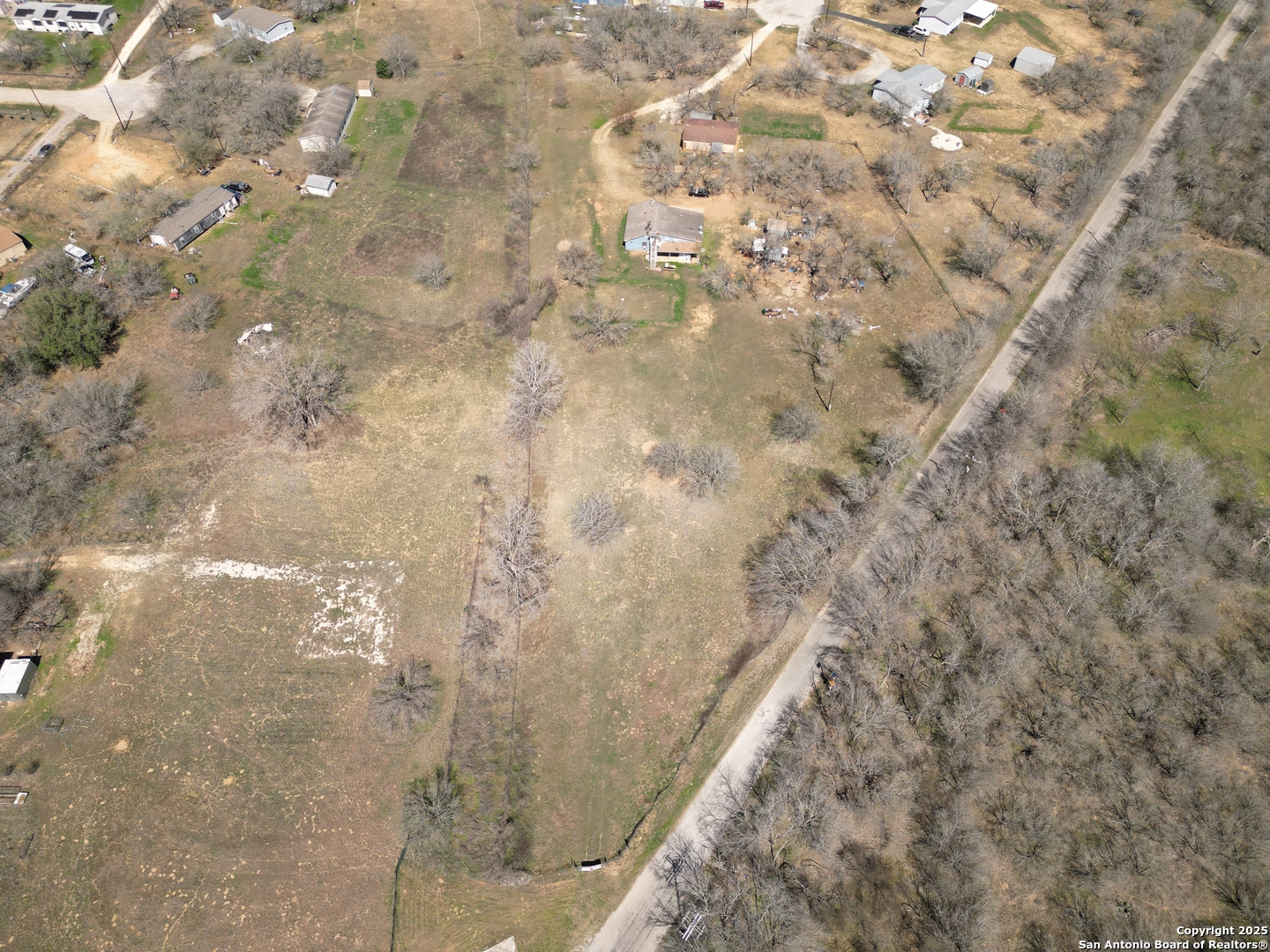 17423 Fx Ball Elmendorf TX 78112