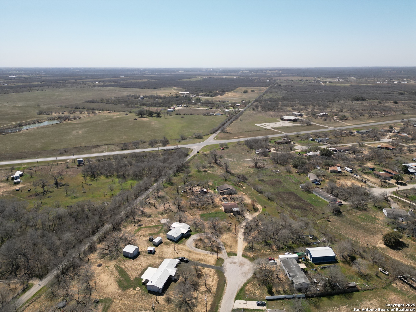 17423 Fx Ball Elmendorf TX 78112