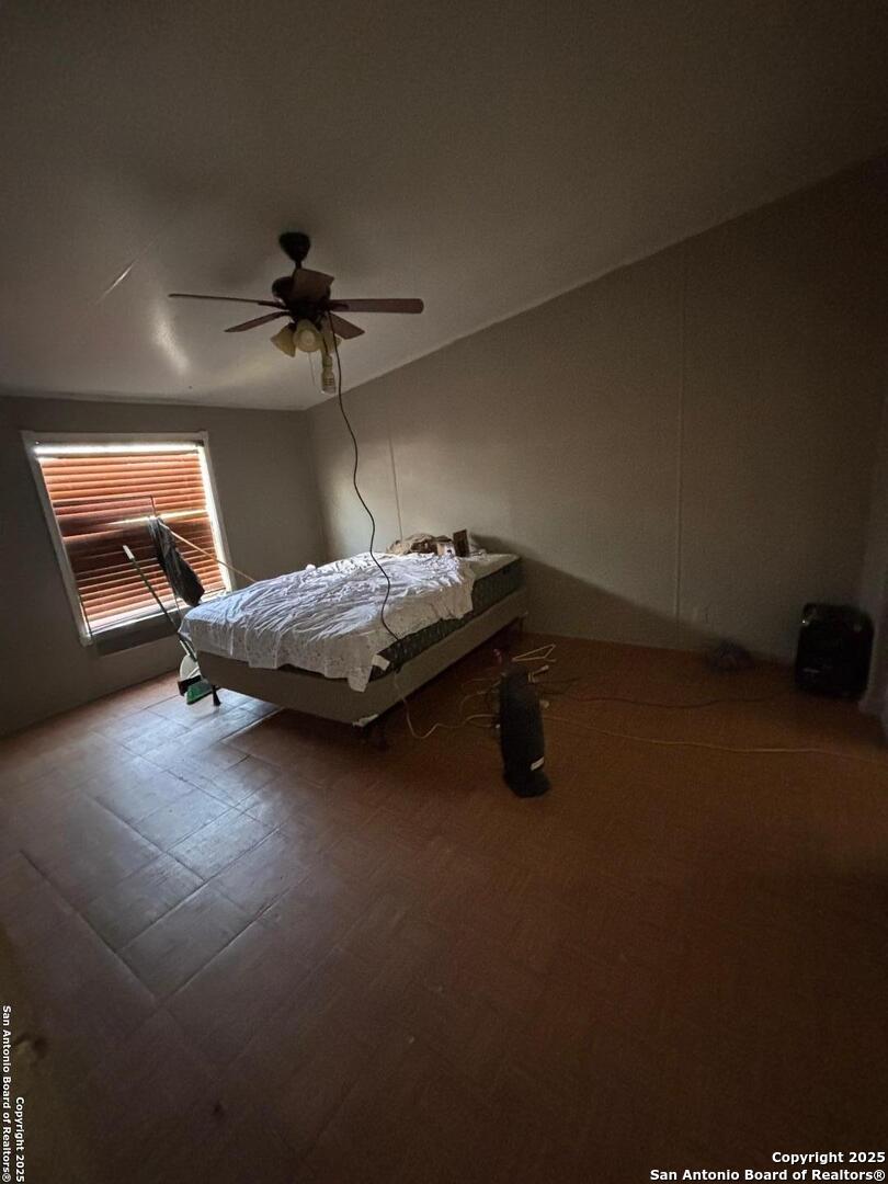 17423 Fx Ball Elmendorf TX 78112