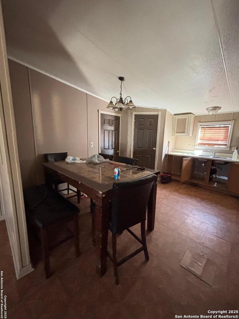 17423 Fx Ball Elmendorf TX 78112