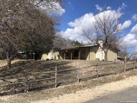 2015 Cr 348 Concan TX 78838