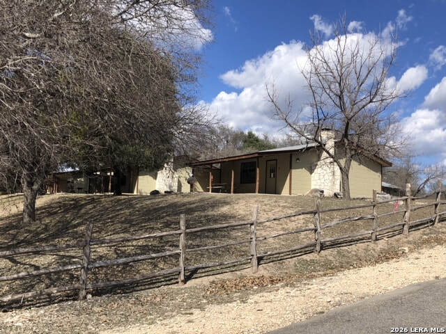 2015 Cr 348 Concan TX 78838
