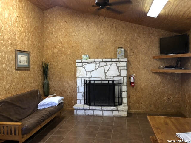 2015 Cr 348 Concan TX 78838