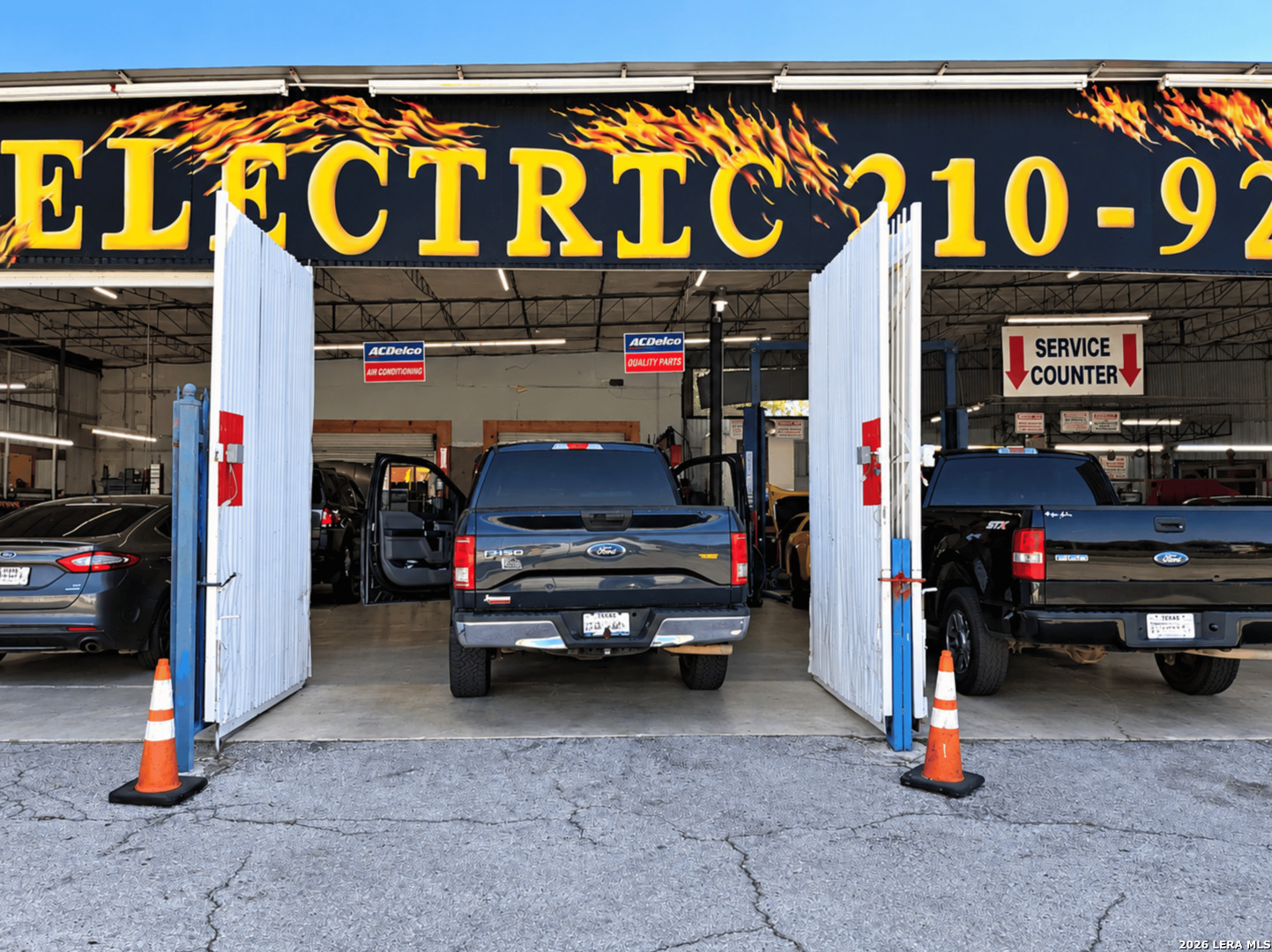 5220 Interstate 35 San Antonio TX 78211