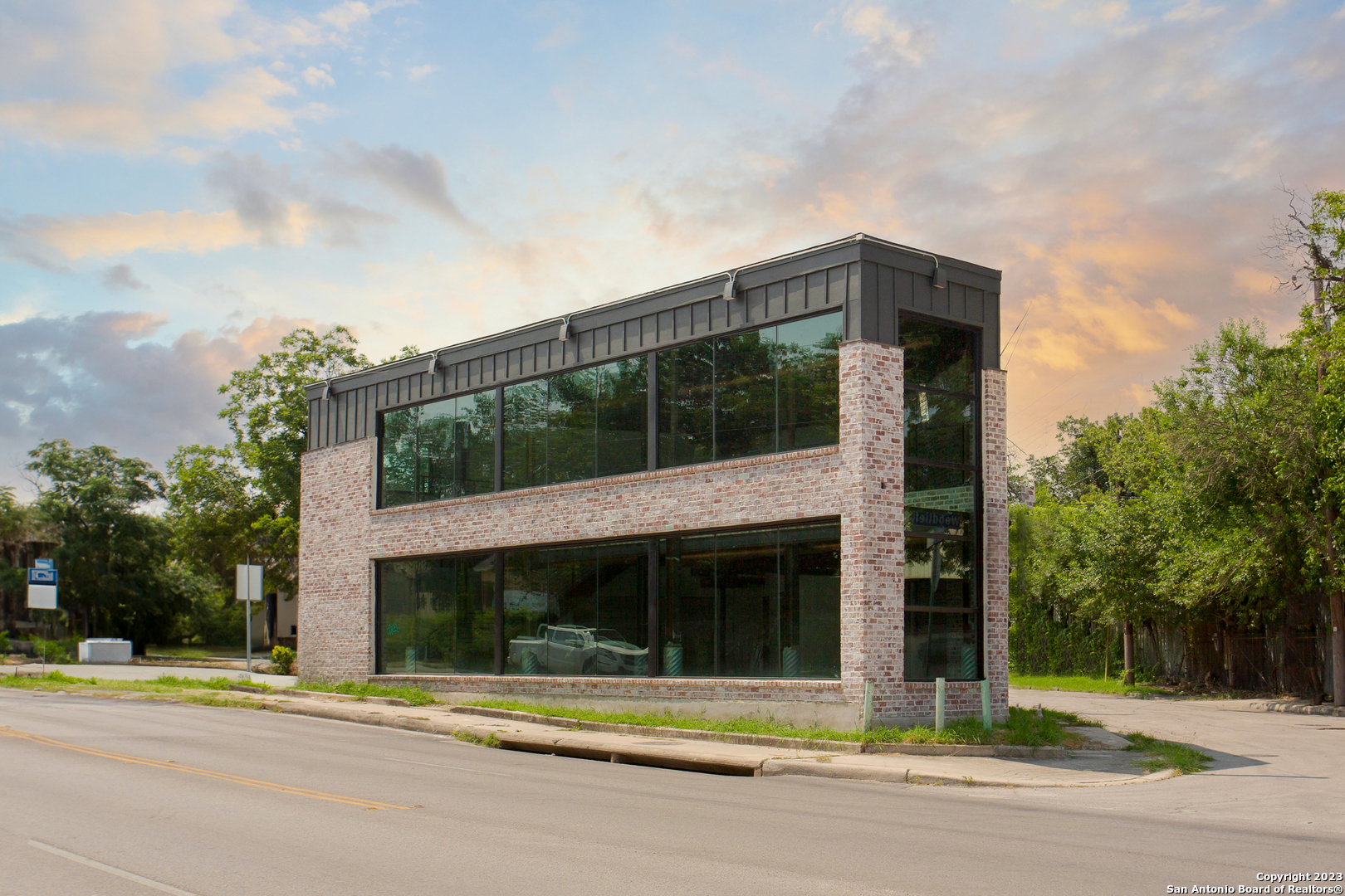 206 E Fredericksburg Road San Antonio TX 78212