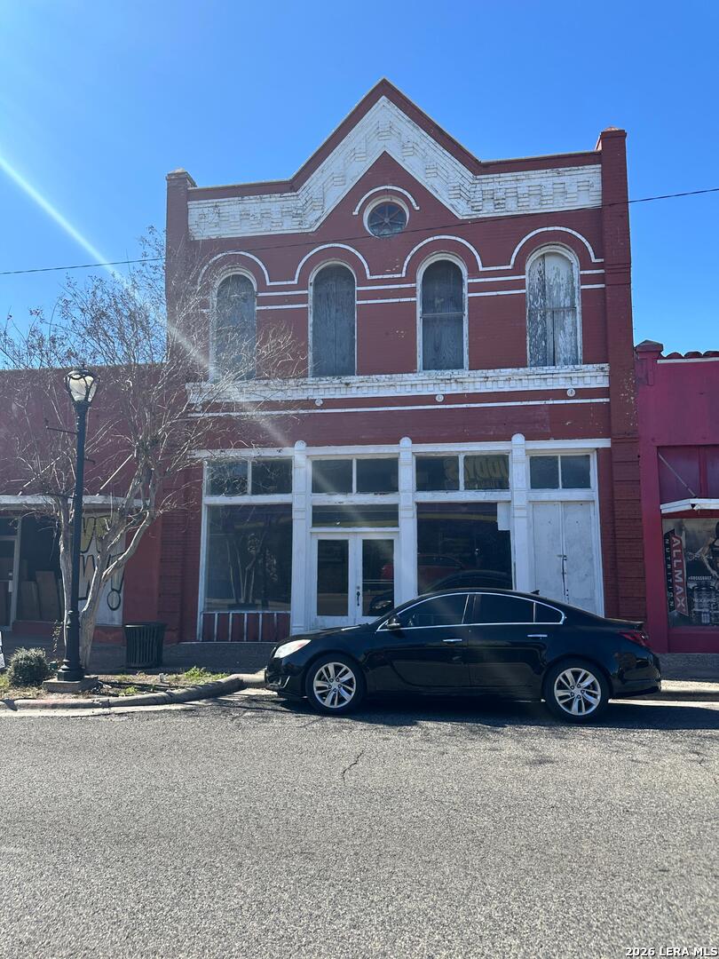 317 N Washington Beeville TX 78102