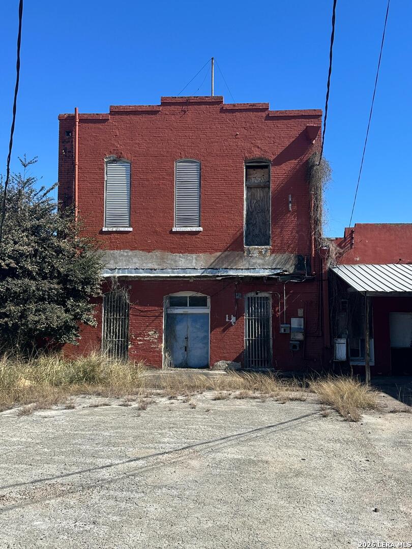 317 N Washington Beeville TX 78102