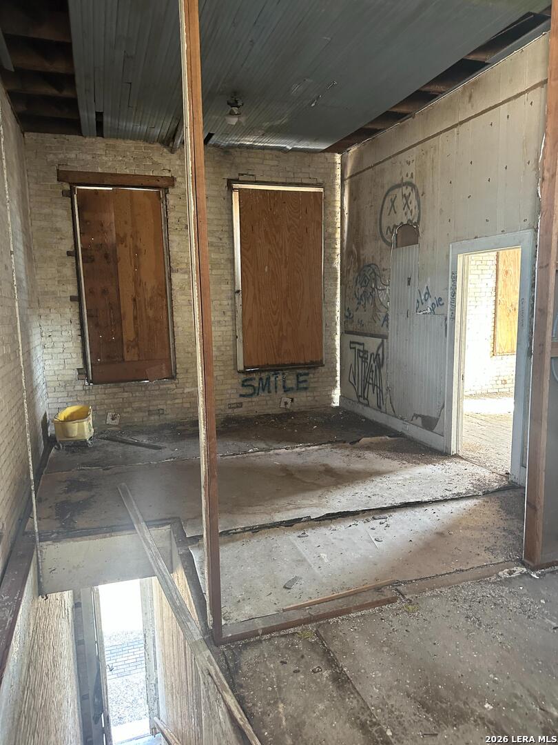 317 N Washington Beeville TX 78102