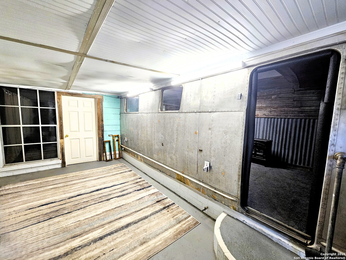 12064 Park Road 37 Lakehills TX 78063