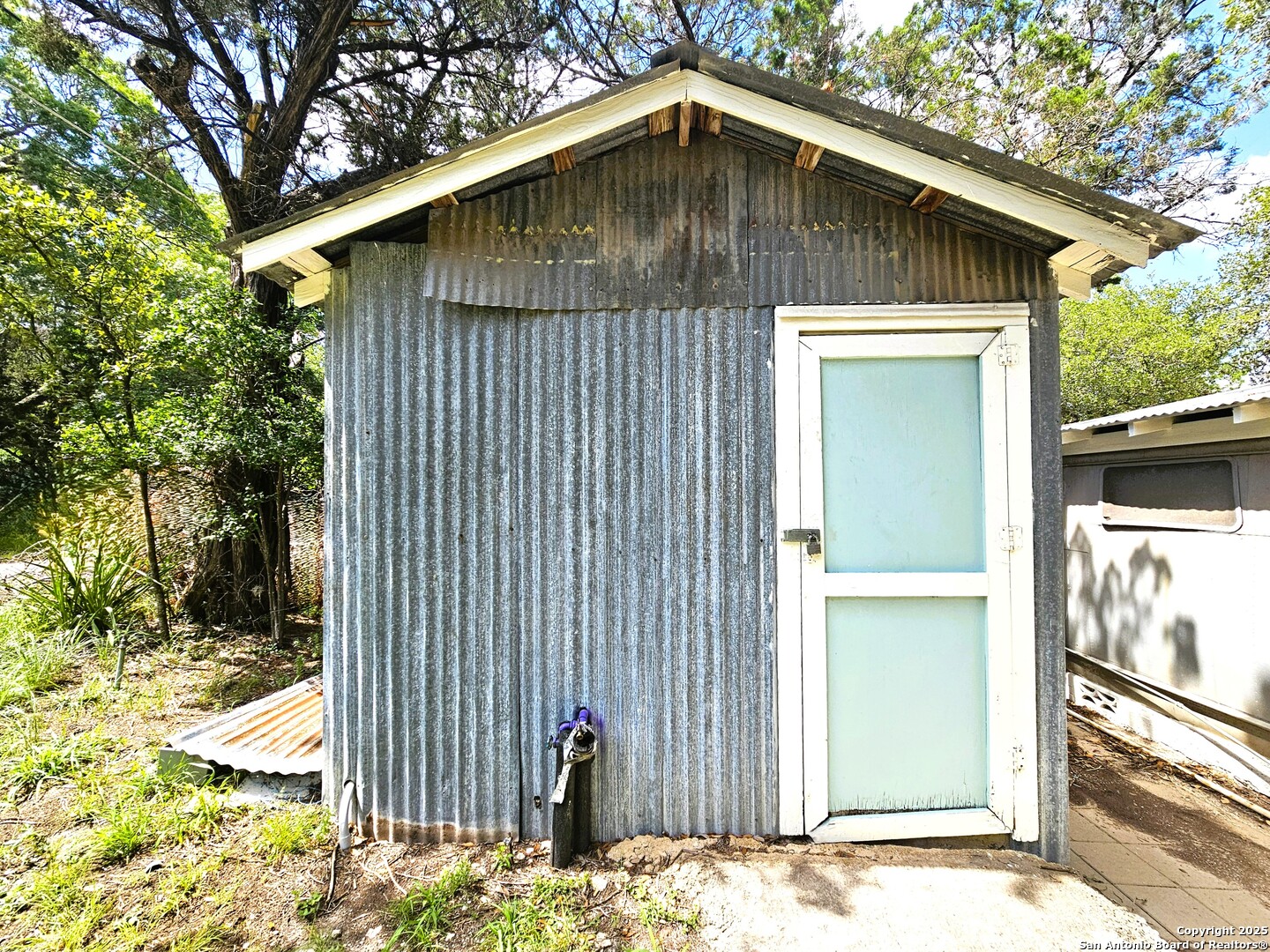 12064 Park Road 37 Lakehills TX 78063