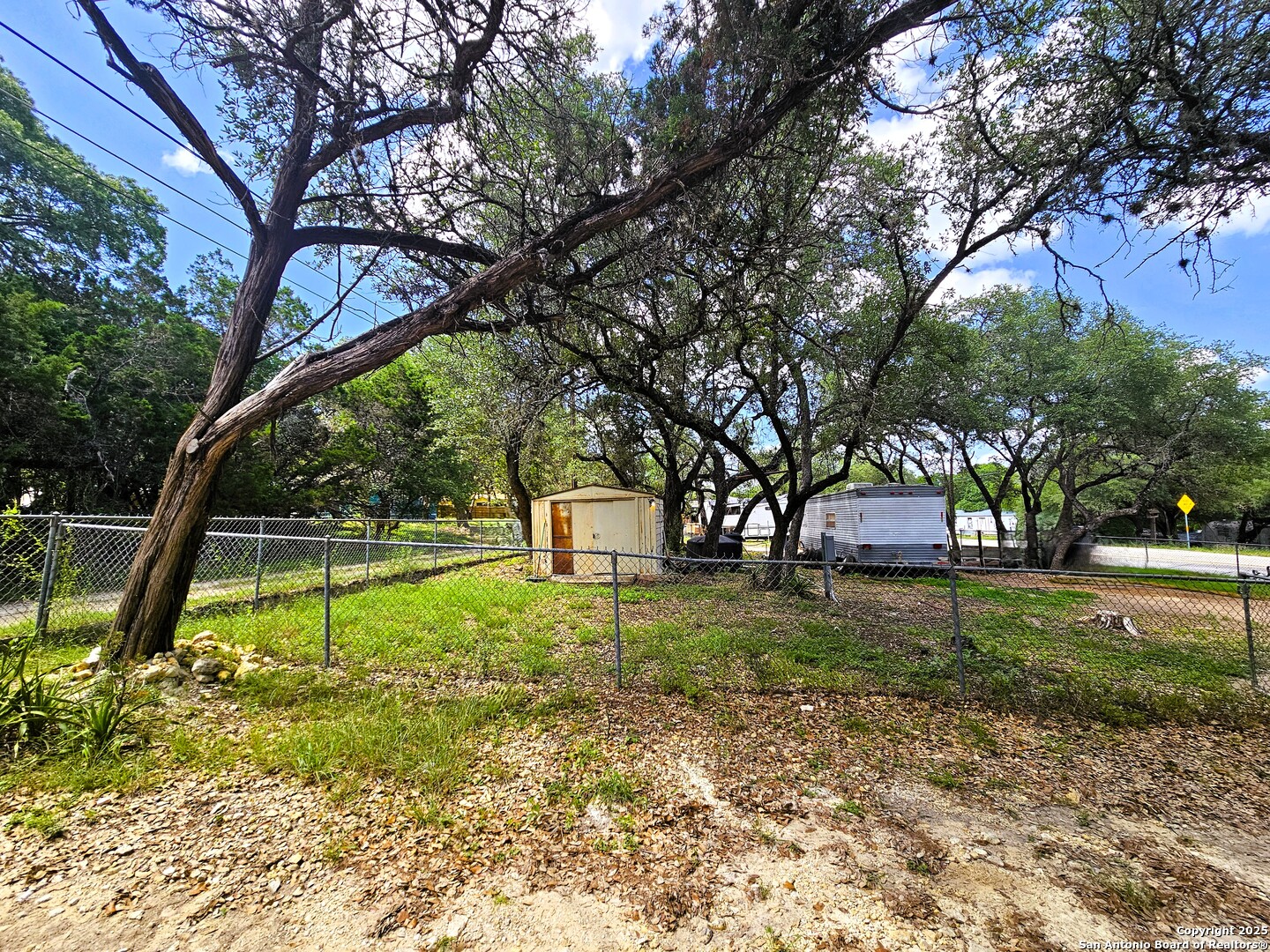 12064 Park Road 37 Lakehills TX 78063