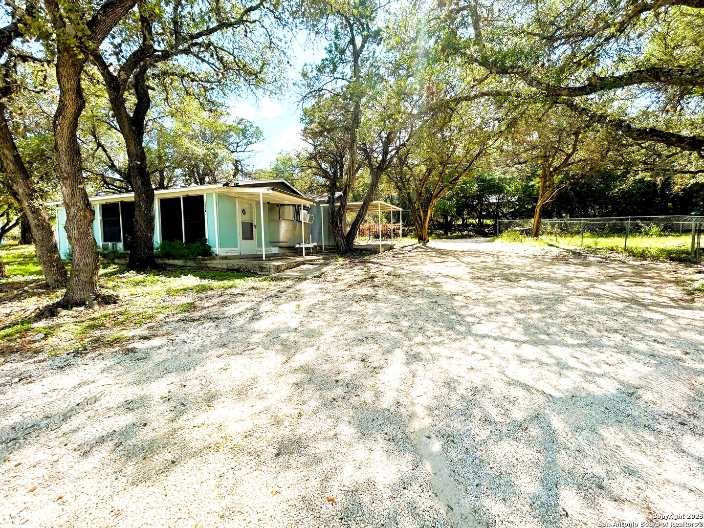 12064 Park Road 37 Lakehills TX 78063