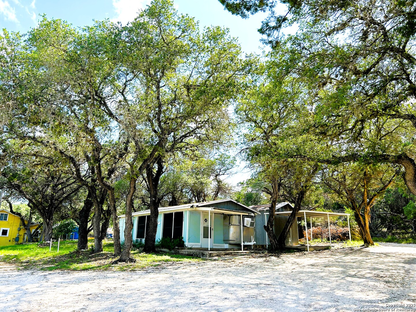 12064 Park Road 37 Lakehills TX 78063