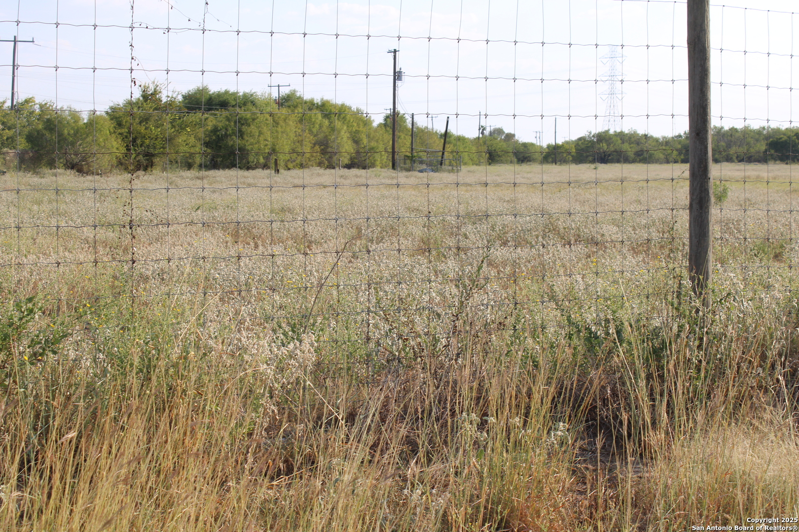 7704 S Loop 1604 Elmendorf TX 78112