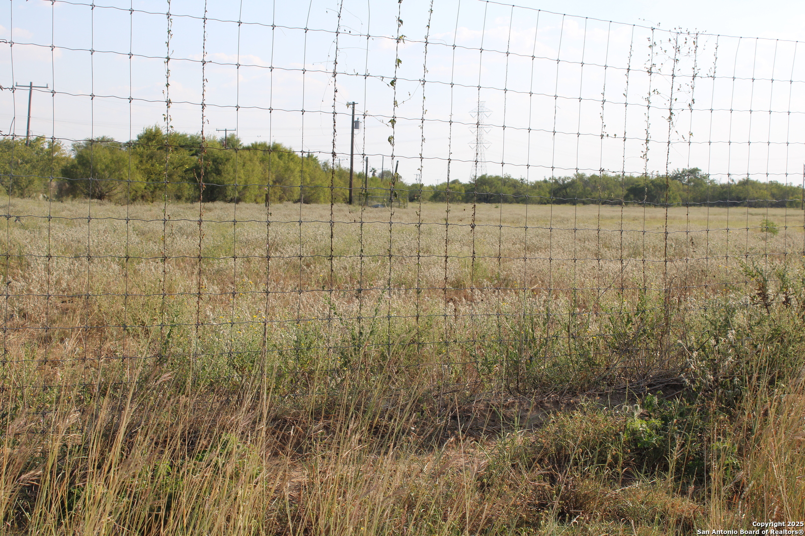 7704 S Loop 1604 Elmendorf TX 78112