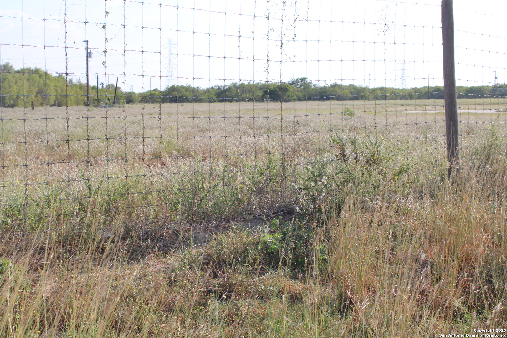 7704 S Loop 1604 Elmendorf TX 78112