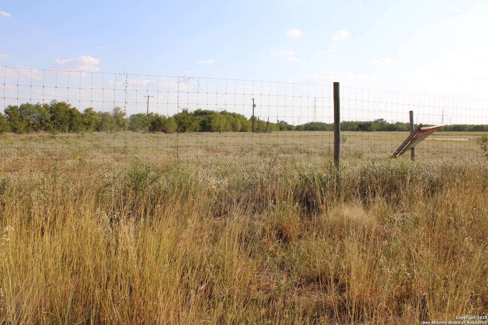 7704 S Loop 1604 Elmendorf TX 78112