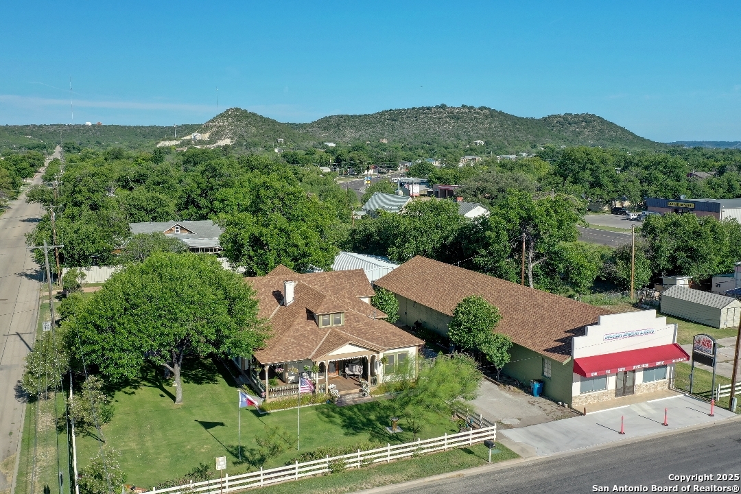 105 N 11th Street Junction TX 76849