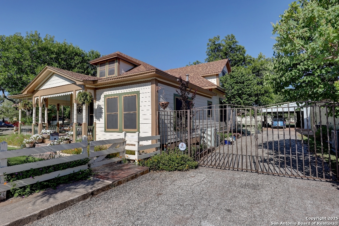 105 N 11th Street Junction TX 76849