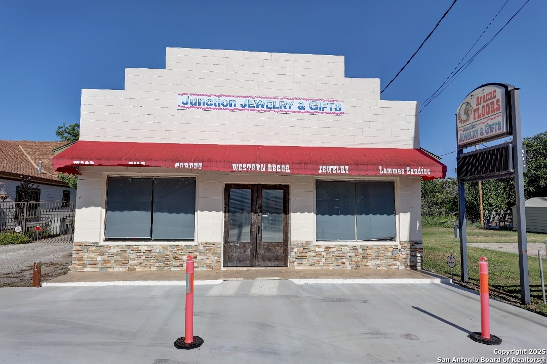 105 N 11th Street Junction TX 76849