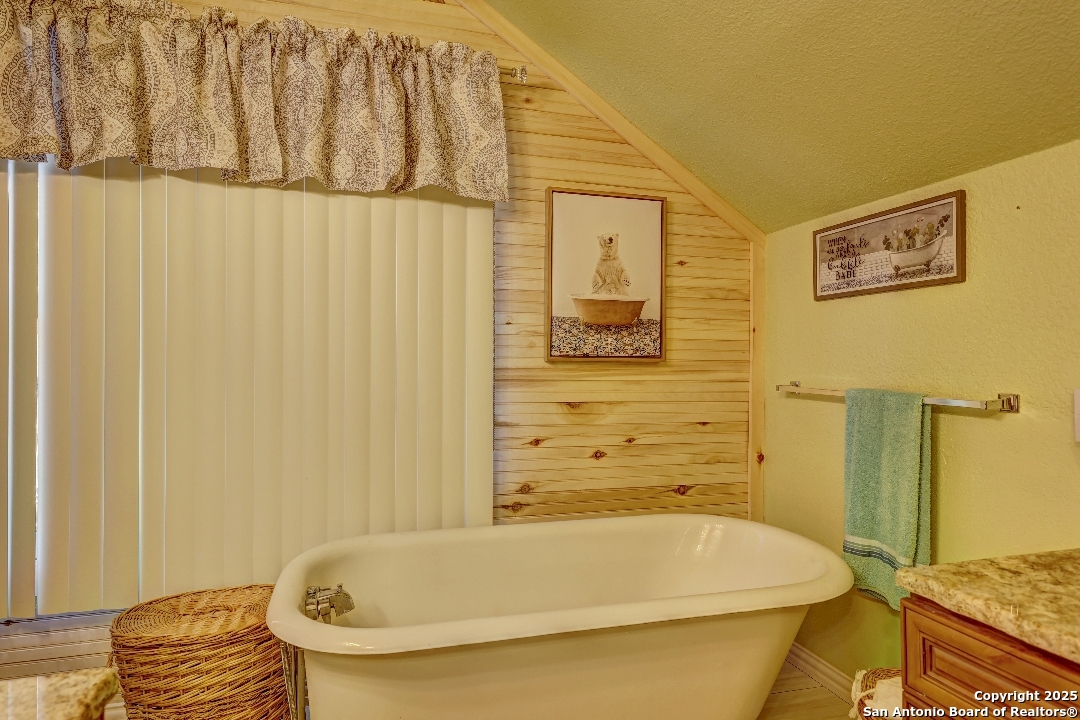 105 N 11th Street Junction TX 76849