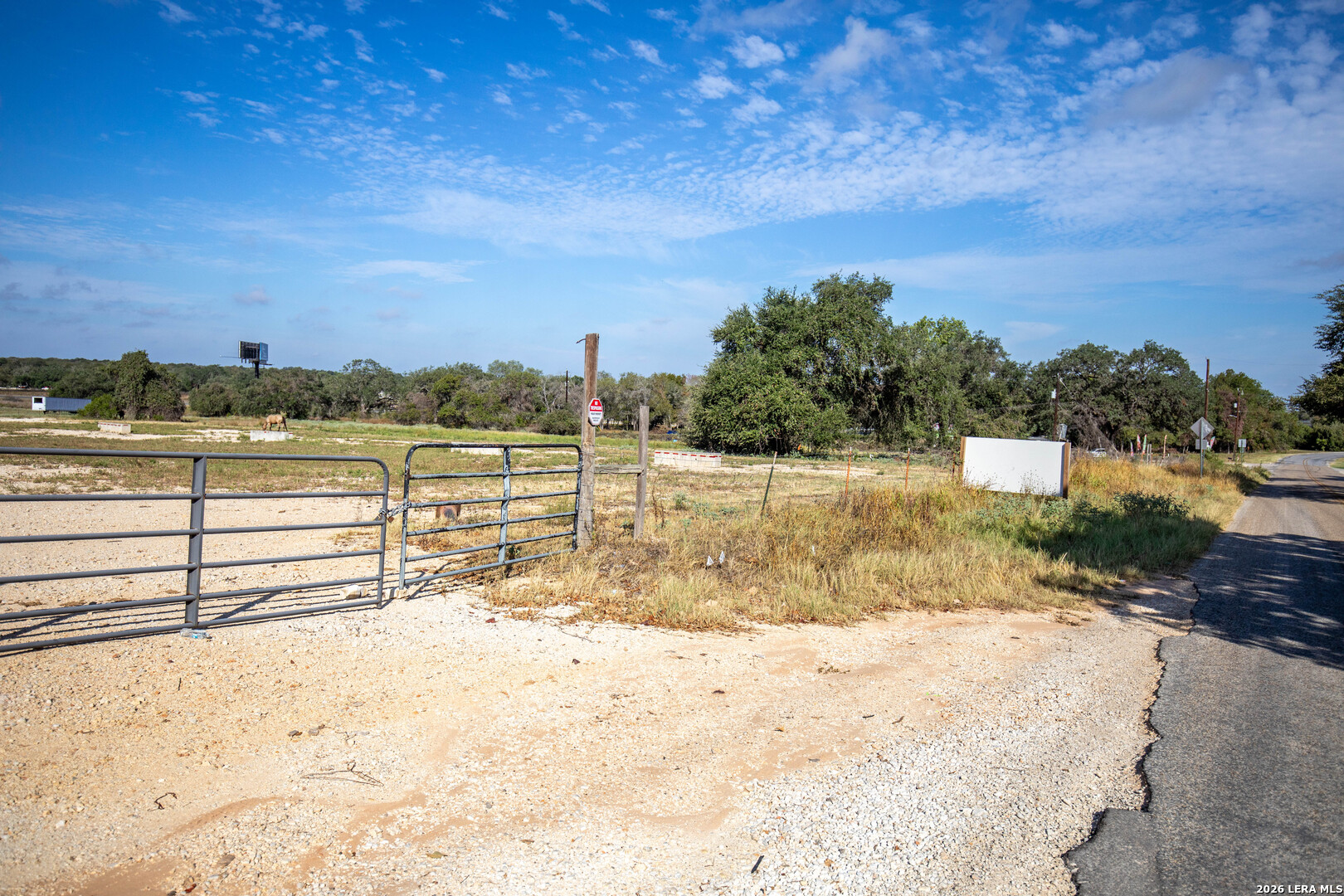 23383 Mathis Elmendorf TX 78112