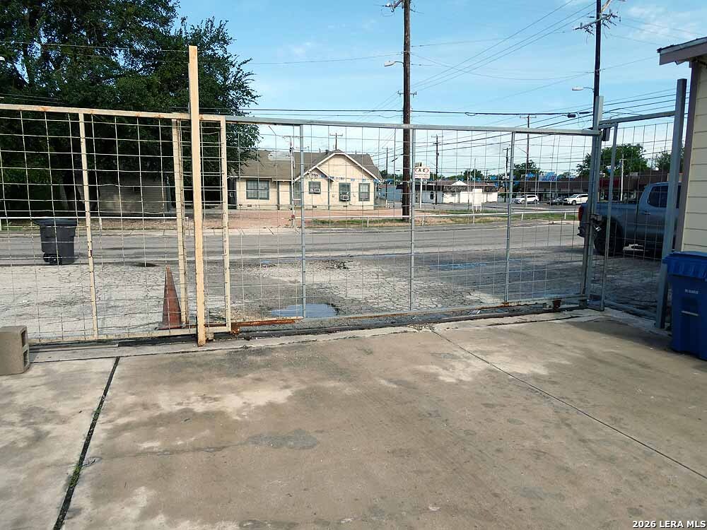 738 W Hildebrand Avenue San Antonio TX 78212