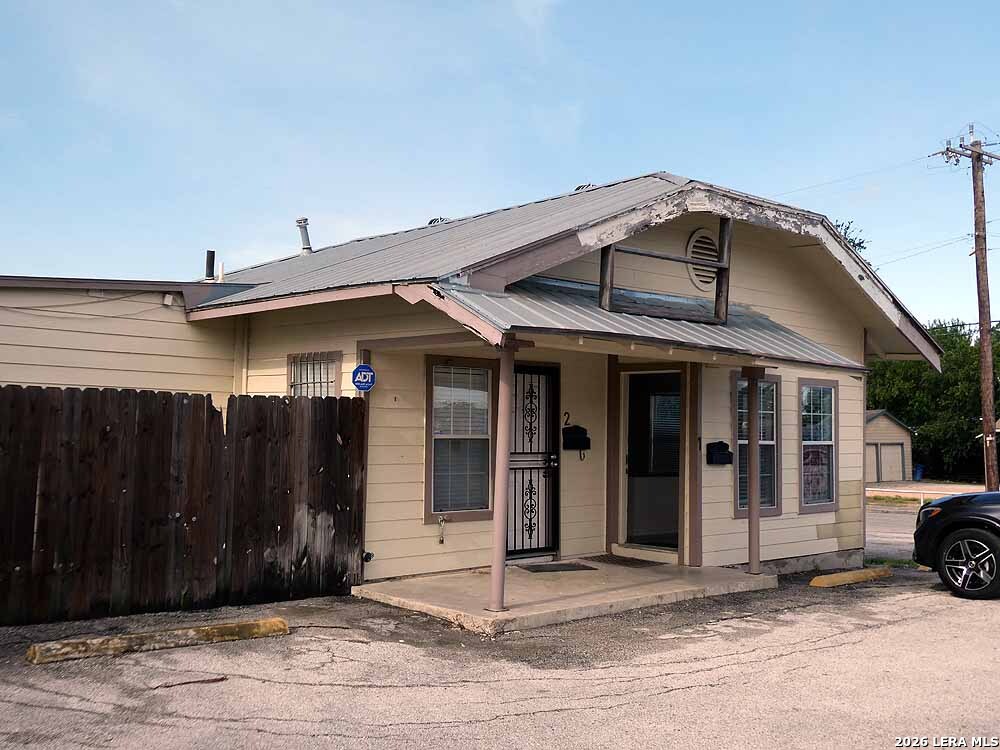 738 W Hildebrand Avenue San Antonio TX 78212