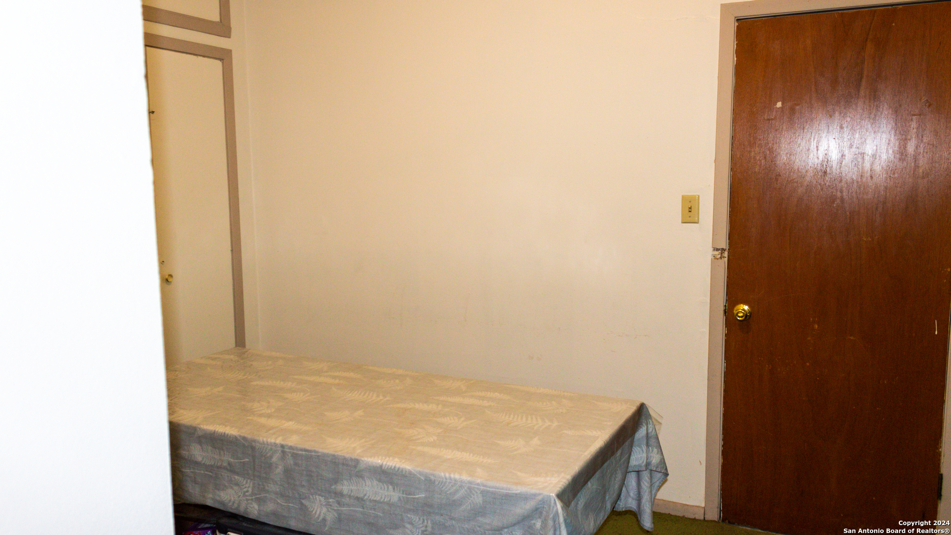 627 N High Uvalde TX 78801