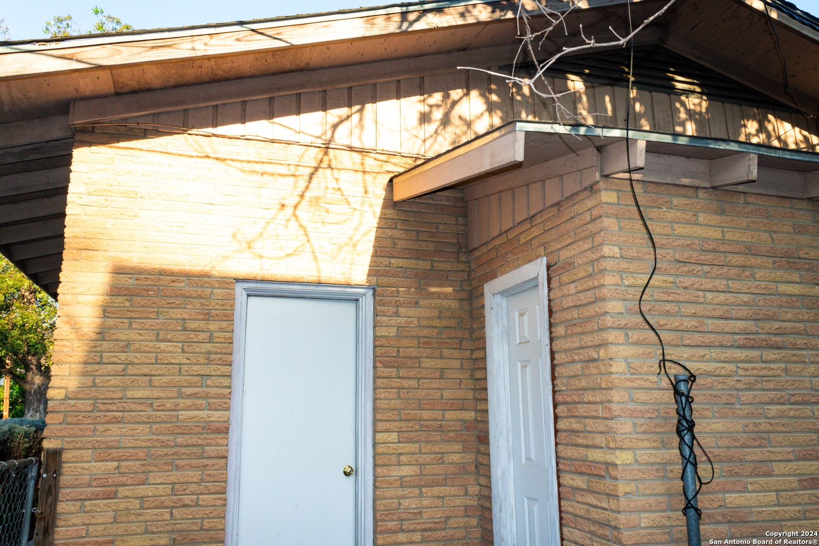 627 N High Uvalde TX 78801