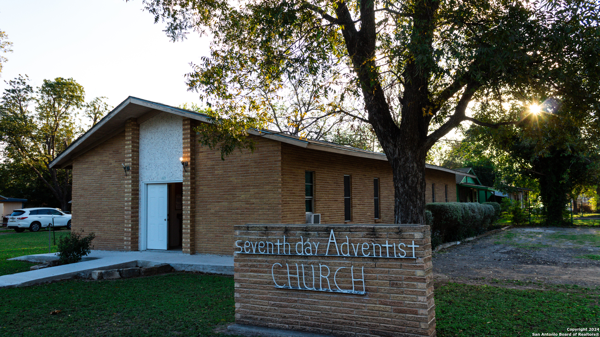 627 N High Uvalde TX 78801