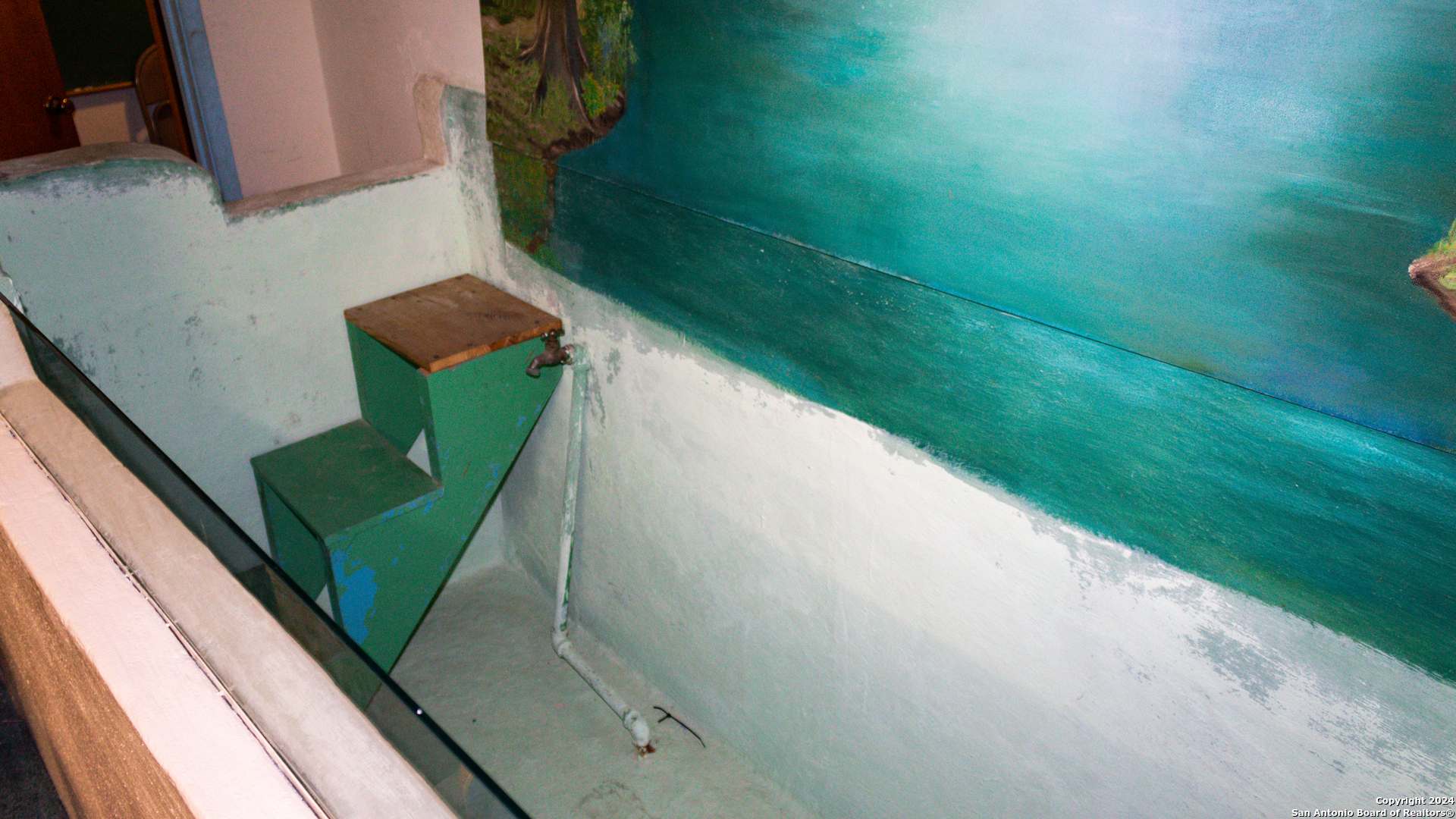 627 N High Uvalde TX 78801