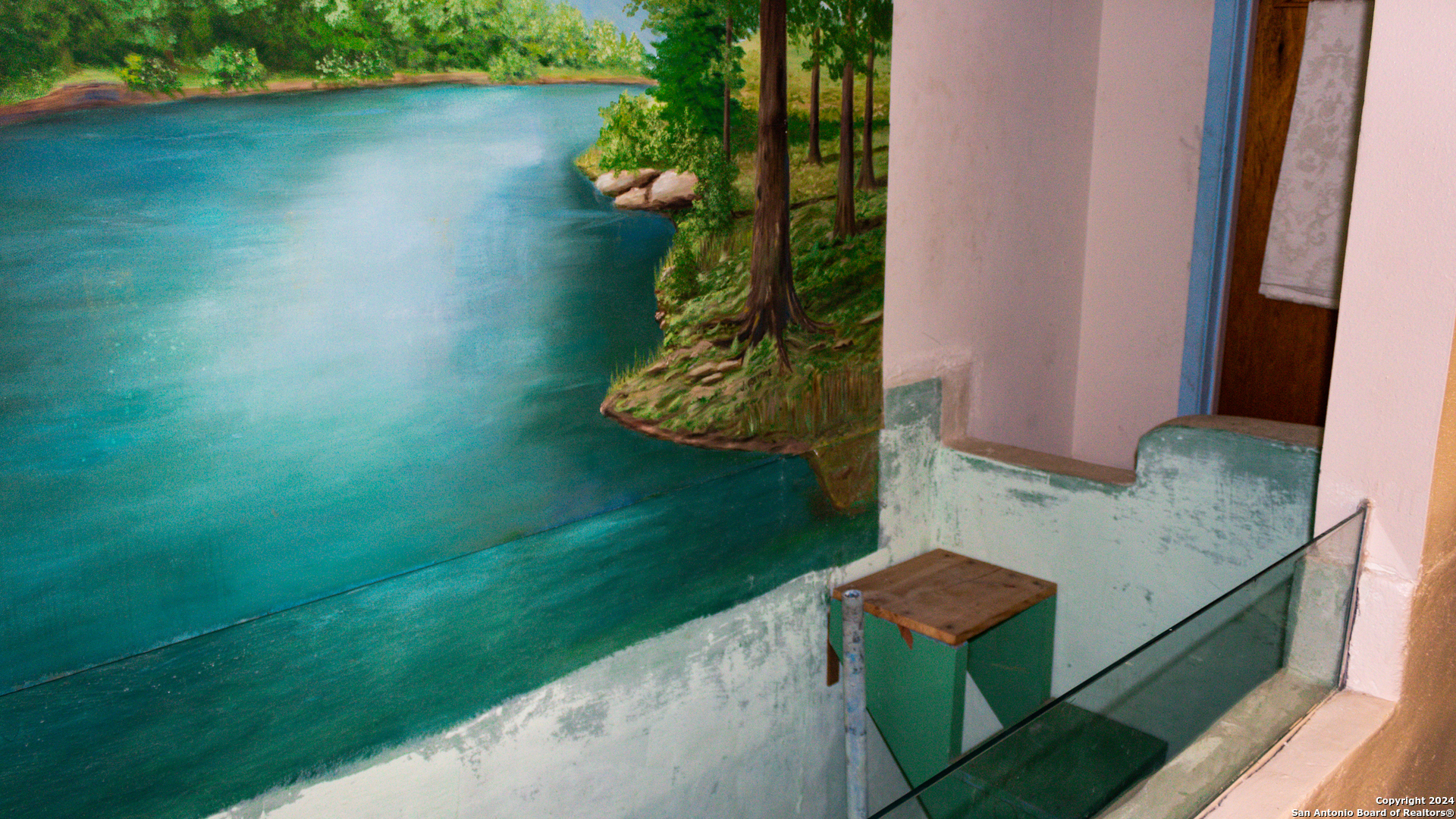 627 N High Uvalde TX 78801