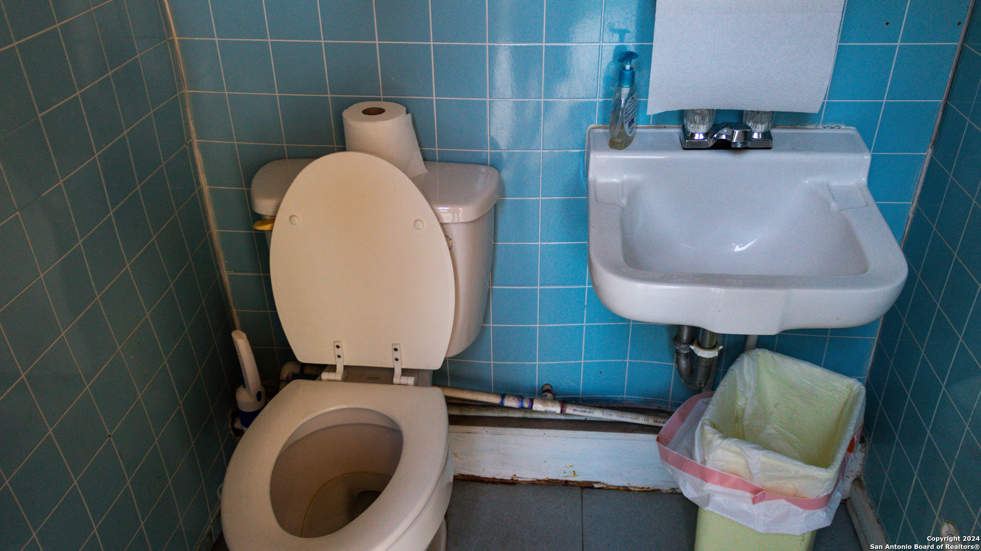 627 N High Uvalde TX 78801