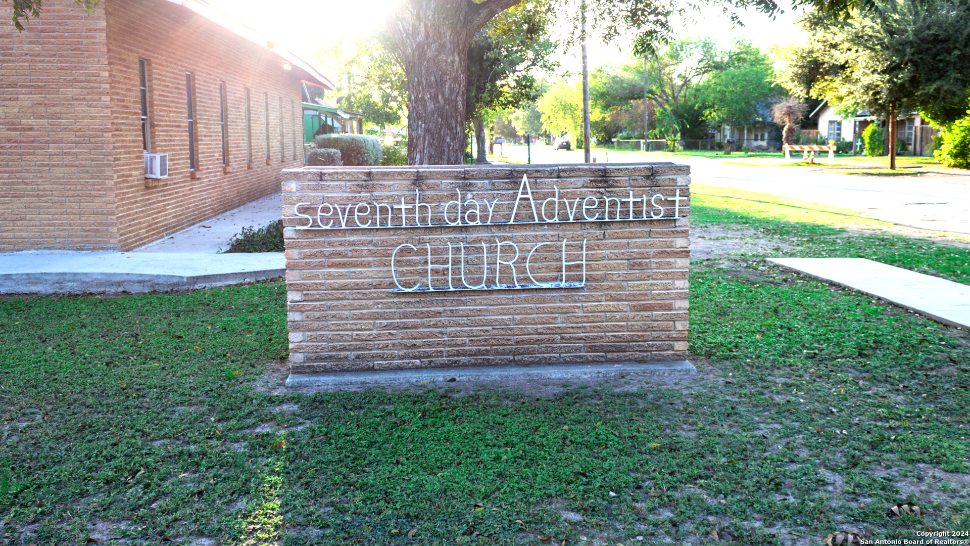 627 N High Uvalde TX 78801