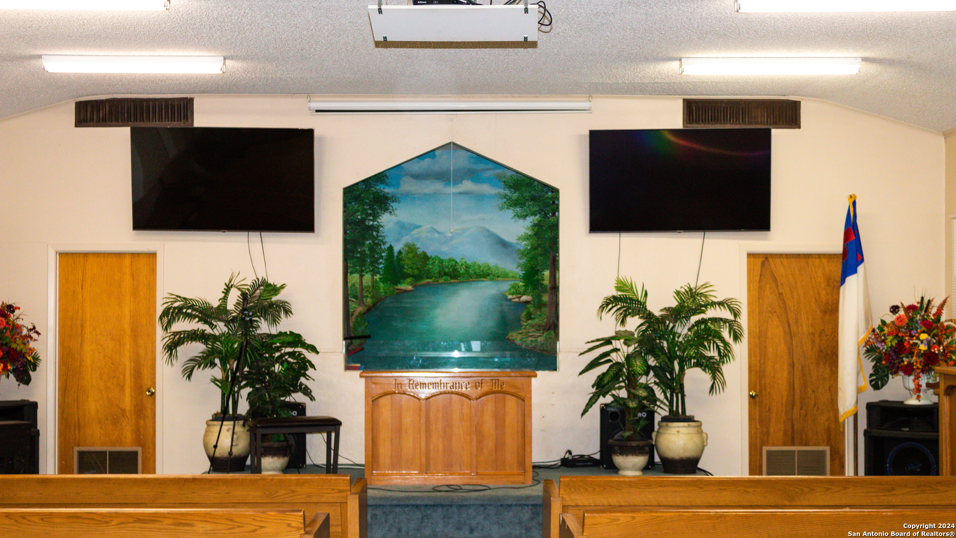 627 N High Uvalde TX 78801