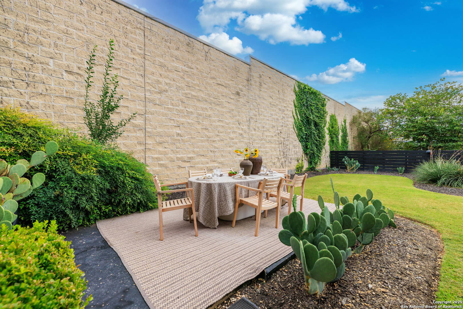 103 N. Cherry Fredericksburg TX 78624