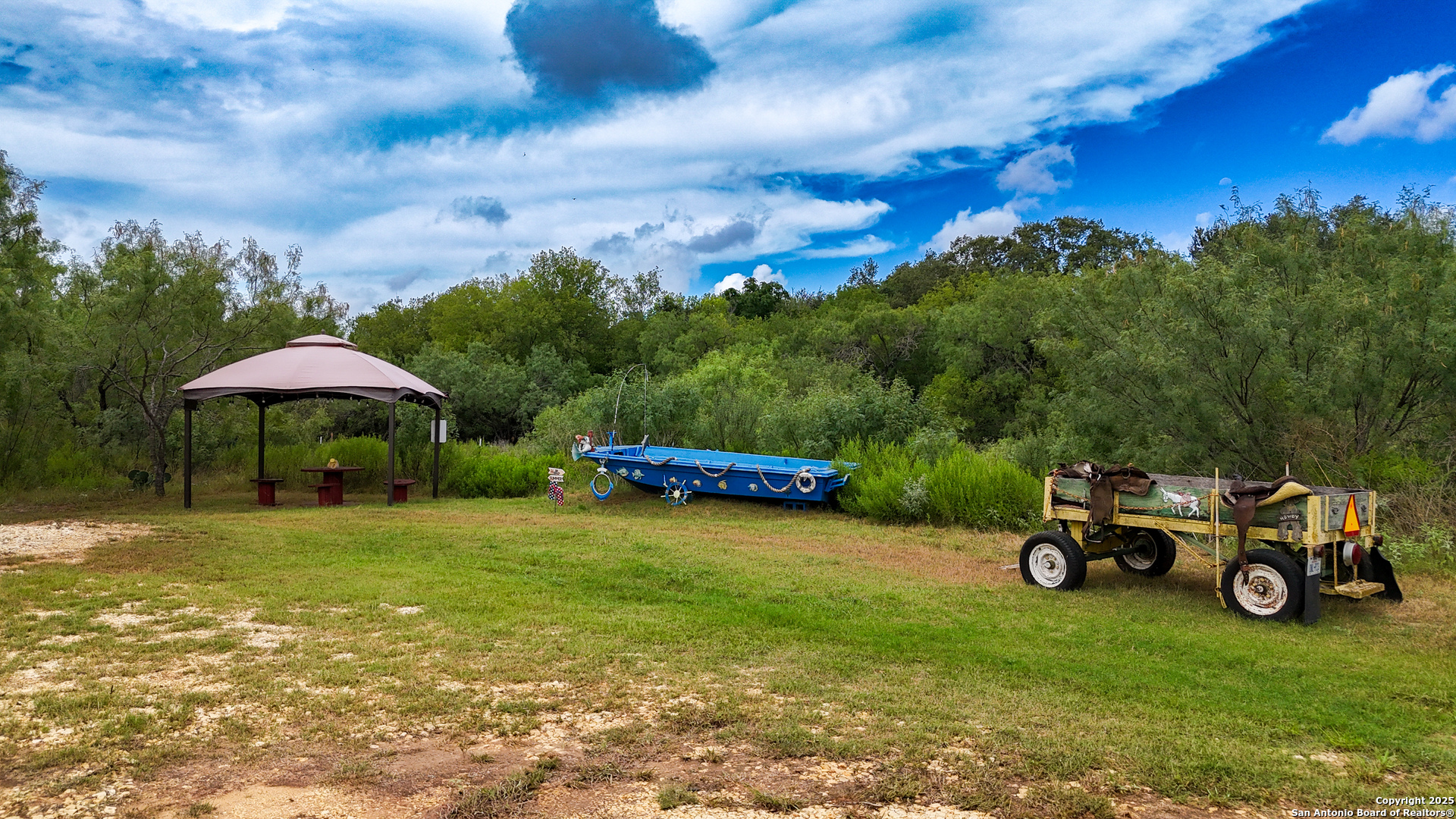 15725 Interstate 35 Moore TX 78057