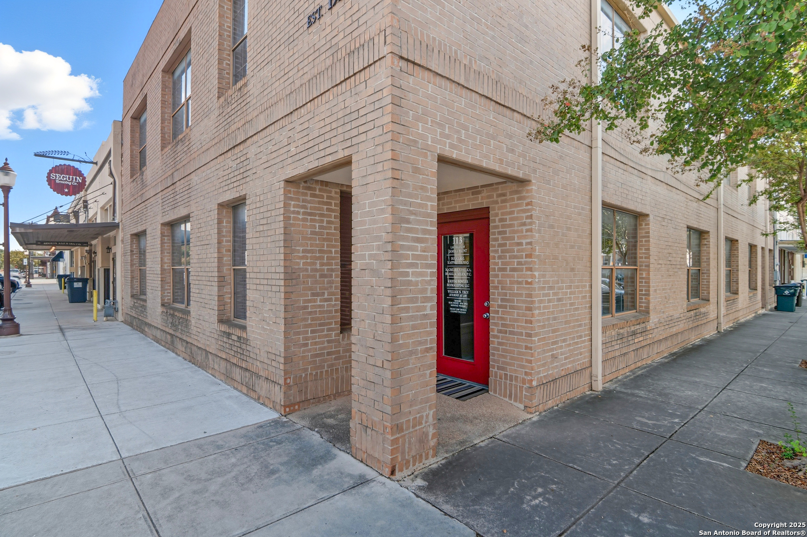 113 W Gonzales Seguin TX 78155