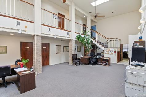 113 W Gonzales Seguin TX 78155