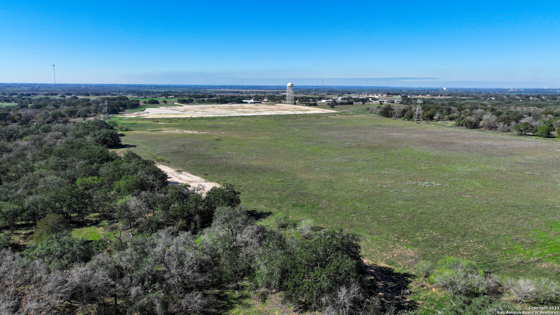 6506 Us Highway 181 N Floresville TX 78114