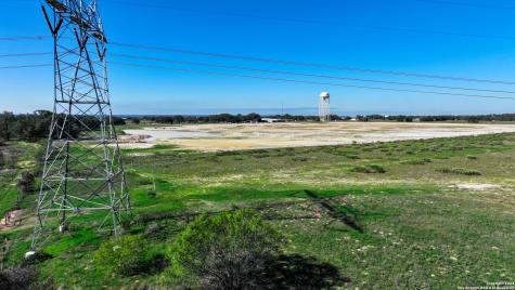 6506 Us Highway 181 N Floresville TX 78114