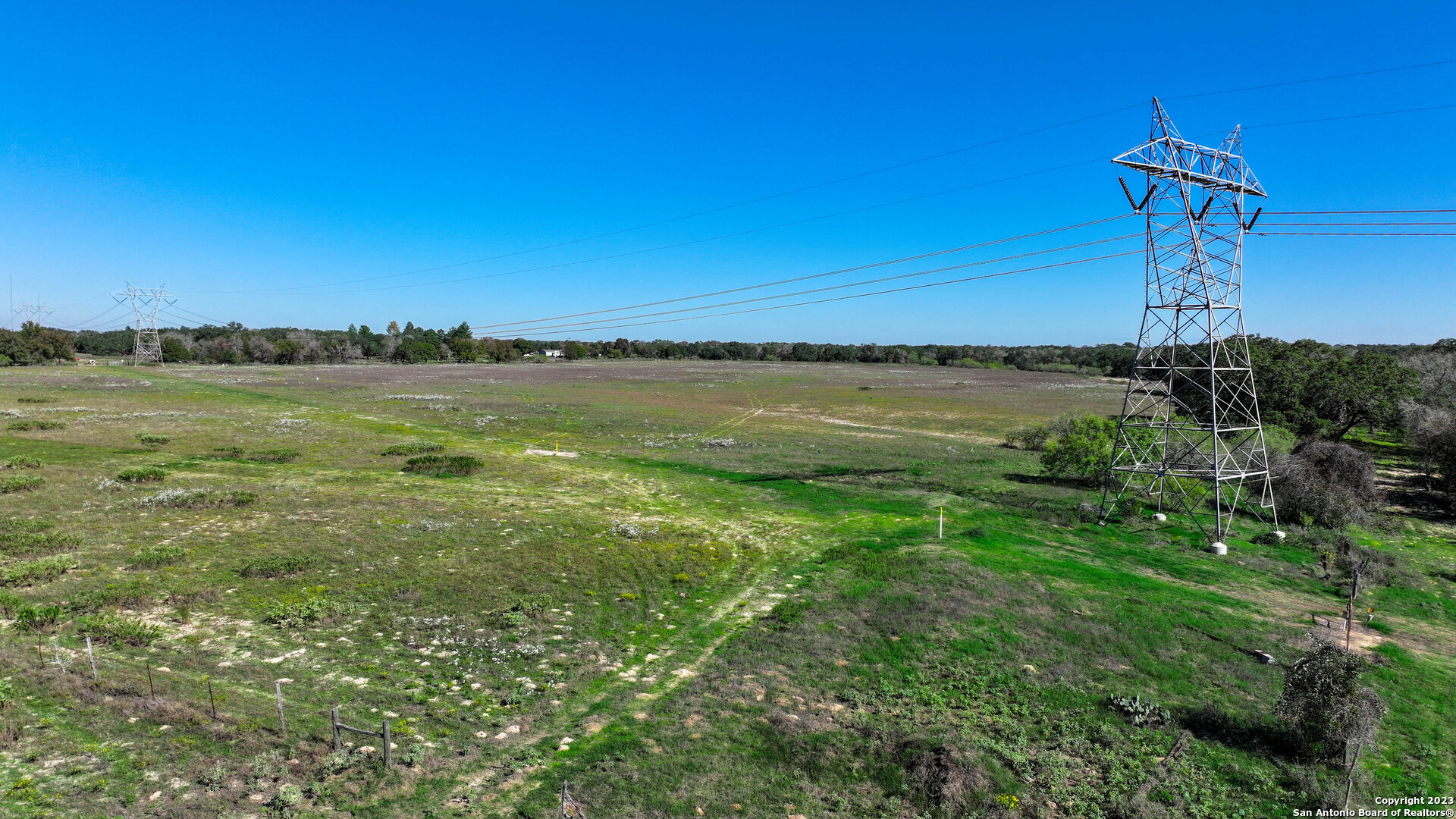 6506 Us Highway 181 N Floresville TX 78114