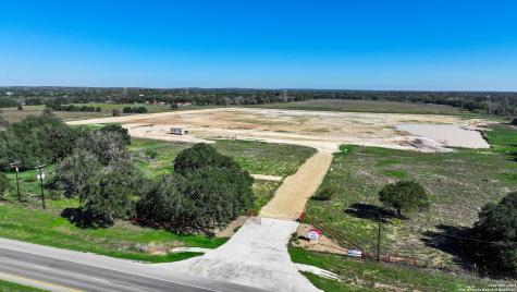 6506 Us Highway 181 N Floresville TX 78114