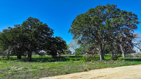 6506 Us Highway 181 N Floresville TX 78114