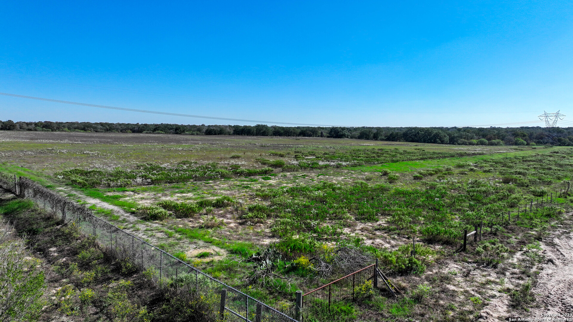 6506 Us Highway 181 N Floresville TX 78114