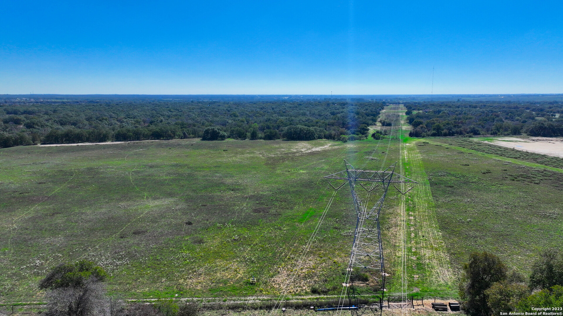 6506 Us Highway 181 N Floresville TX 78114